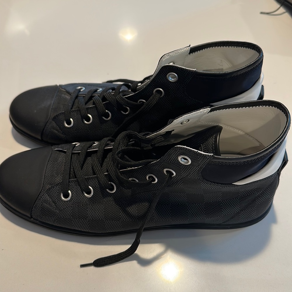Barely worn men louis vuitton
